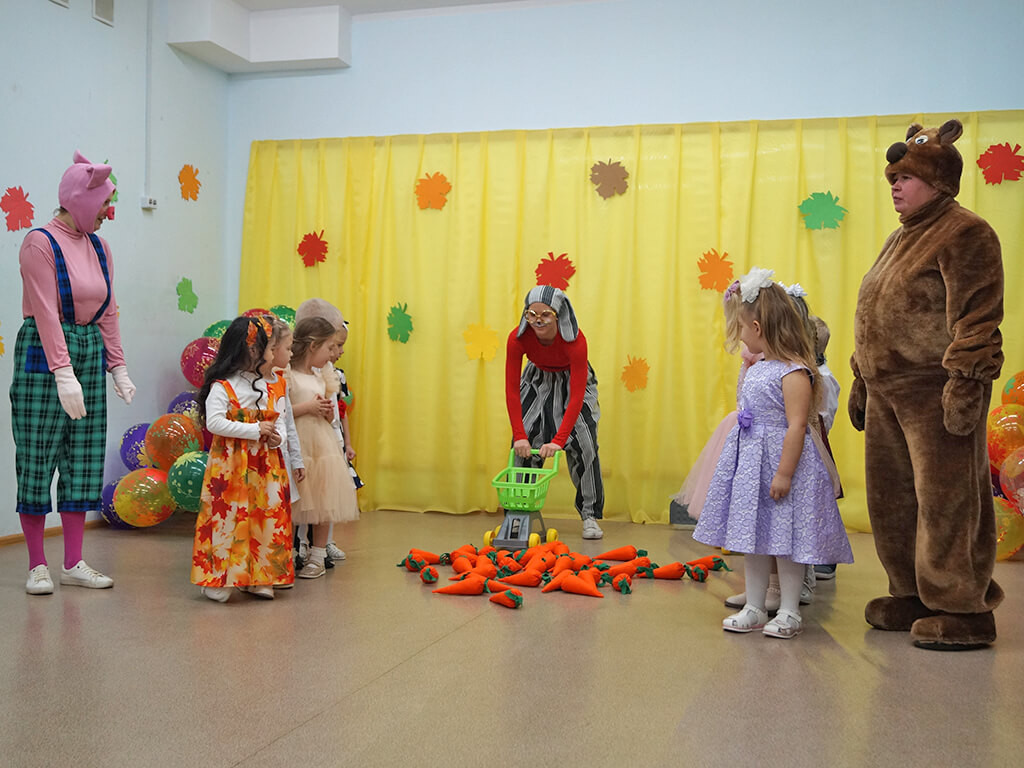 Занятия-праздники «Здравствуй, Осень!» в Центре развития ребёнка «Сказка»